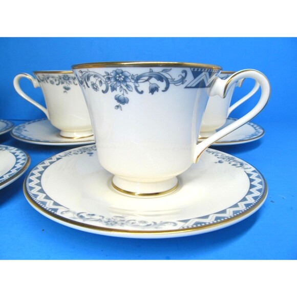Royal Doulton Josephine Gold  Cups And Saucers Bundle of 5 sets - Picture 2 of 9